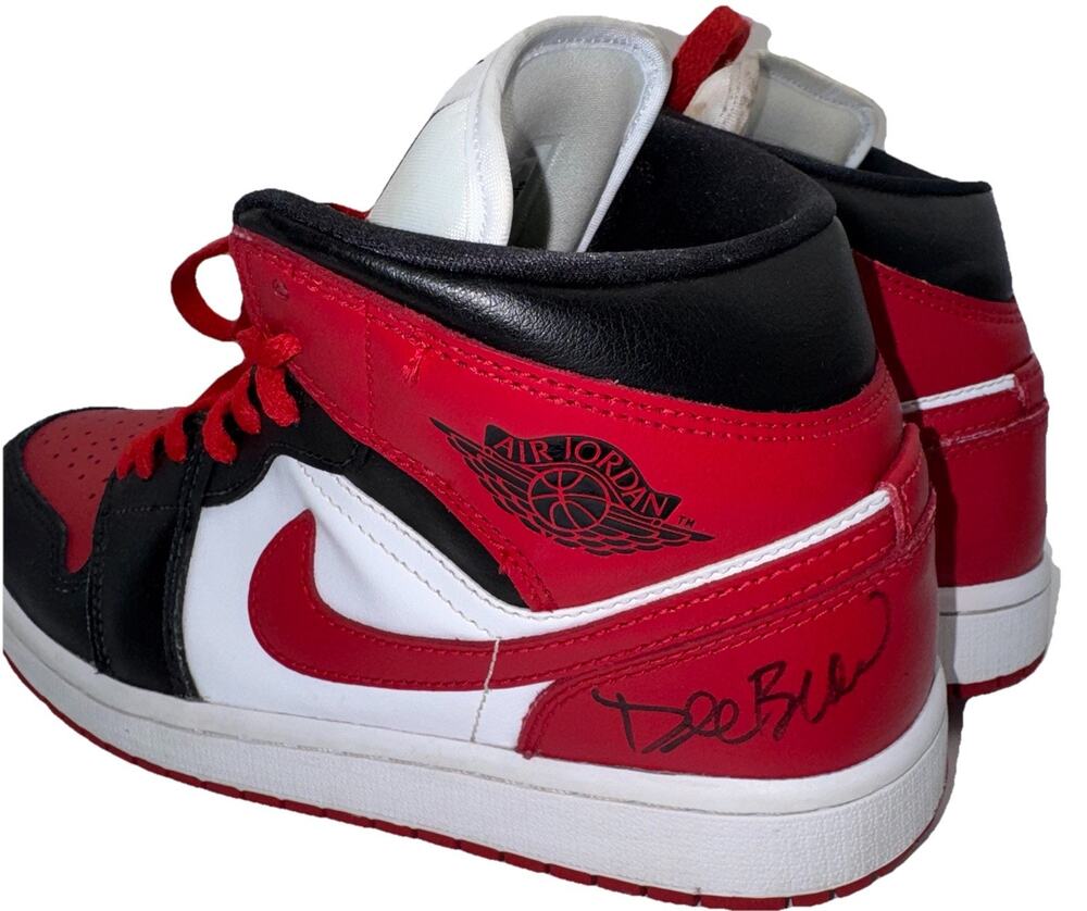 Autographed Dee Brown Nike Air Jordan 1 Mid Alternate Bred Sz Women’s 9.5